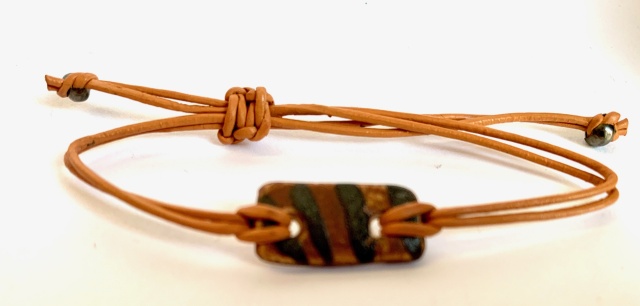 Armband aus Lederschnur 1mm Bild