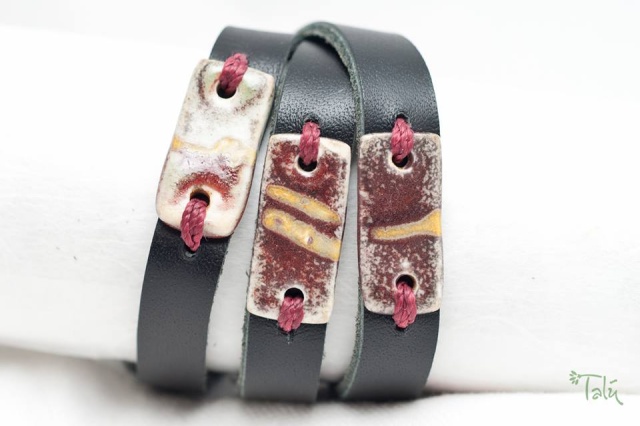 Dünnes Armband um dreimal umzuwickeln. Verschluss: Schnalle Bild