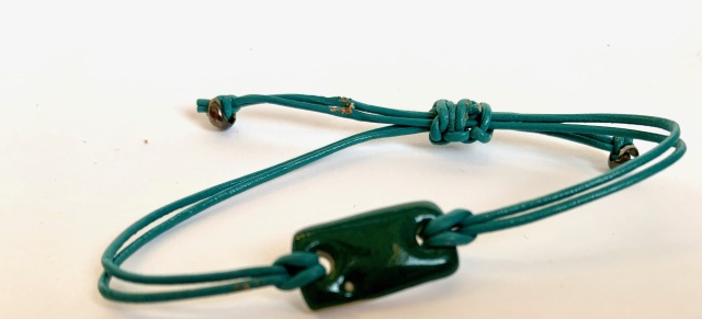 Armband aus Lederschnur 1mm Bild