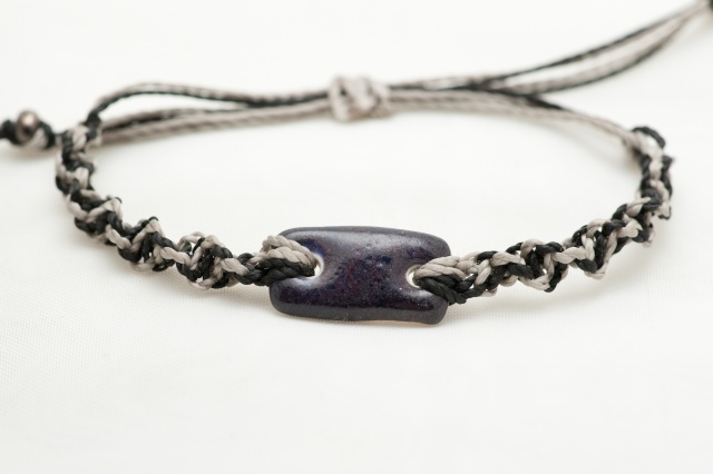 Armband mit rechteckigem Porzellanmedaillon Bild